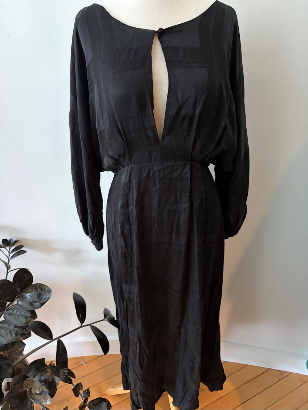 Mara Hoffman Black Long-Sleeve Midi Dress with Front Keyhole size 2